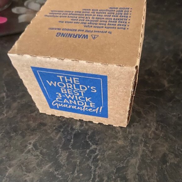 Bath and Body Works eucalyptus and spearmint 3 wick candle NEW - Picture 4 of 6